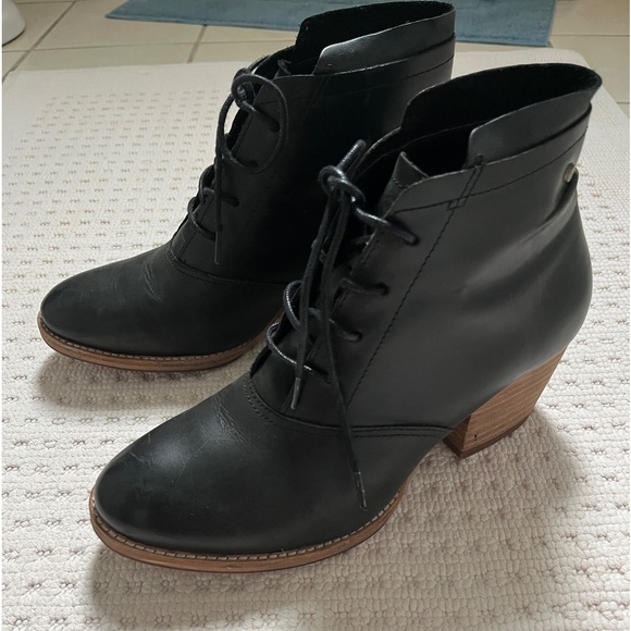 Whimsygoth Dark Academia Black leather lace up ankle boot - Picture 5 of 12